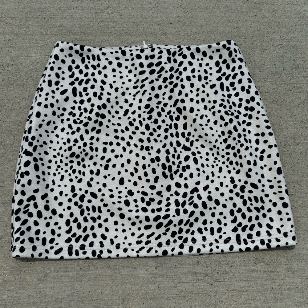 Spotted/Leopard Print Skirt Size: S